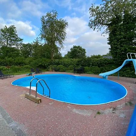 Med Udendors Pool I Ferieby Arrild