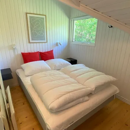 Feriehus Med Udendors Pool I Ferieby Arrild
