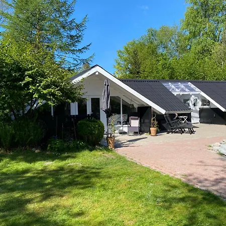 Med Udendors Pool I Ferieby 別荘 Arrild