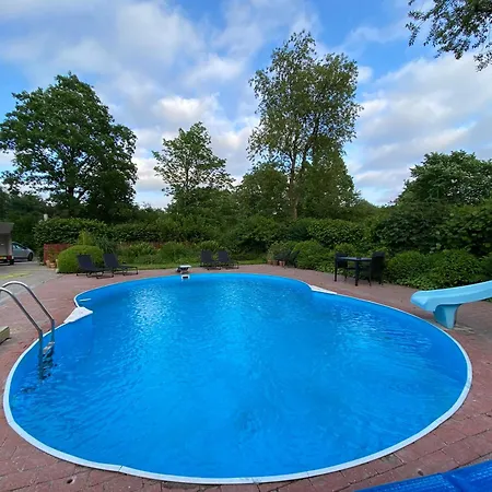 Med Udendors Pool I Ferieby *