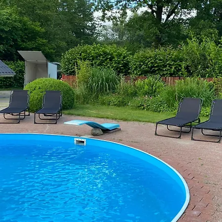 Med Udendors Pool I Ferieby Arrild